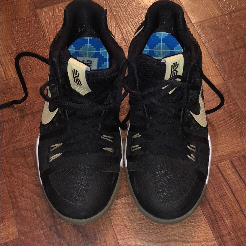 Kyrie 3 *Like New*